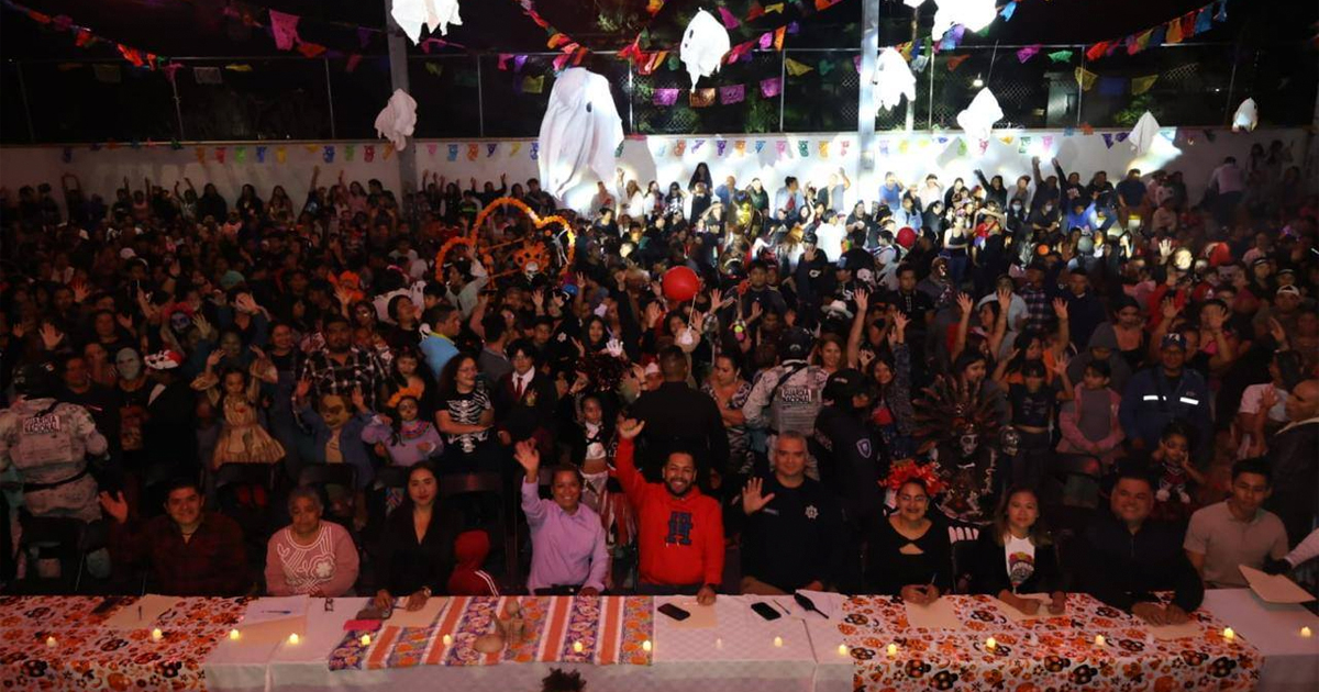 Celebra Alcalde Israel Piña Labra el Día de Muertos con vecinos de Alta Palmira y Rubén Jaramillo