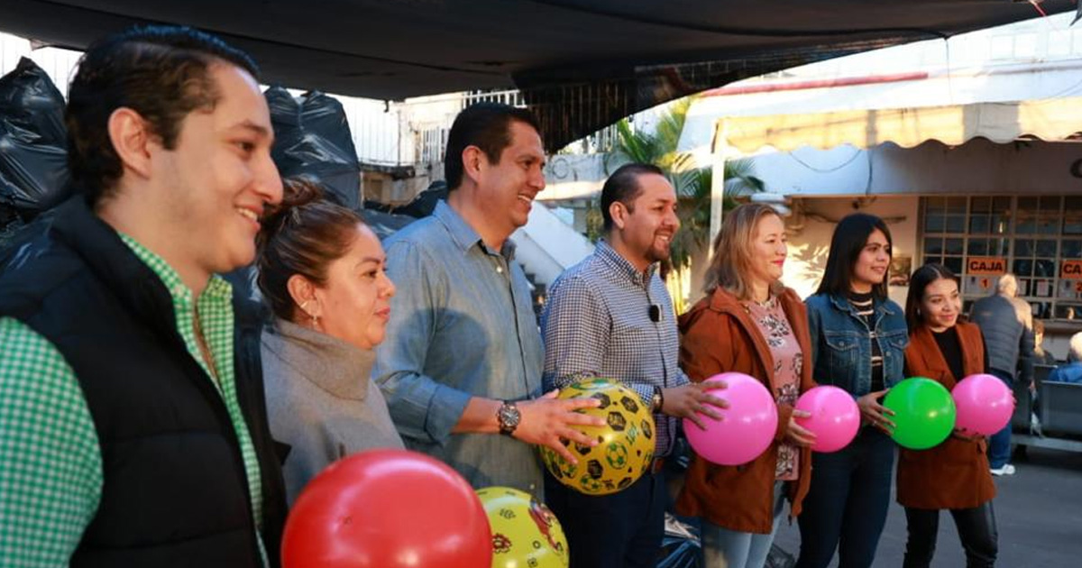 Extiende H. Ayuntamiento festejos de Reyes; entregan obsequios y alegría en escuelas de Temixco